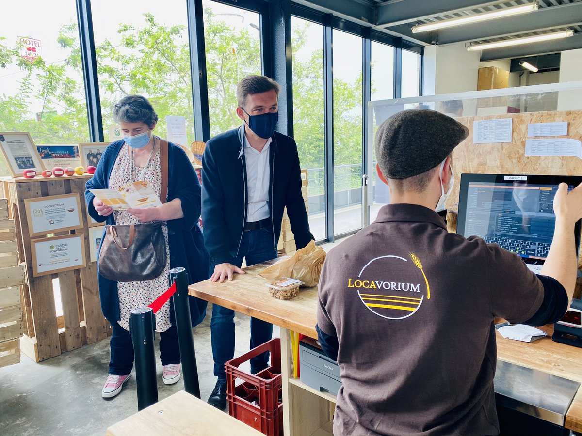 JulienMiro's tweet photo. Toute l’équipe du @locavorium, né de l’idée de 3 étudiants @Supagro, est engagée pour proposer des produits alimentaires locaux (- de 150km), de qualité à prix équitables pour les 220 producteurs &amp; abordables pour le consommateur : tout mon soutien dans cette démarche novatrice ! https://t.co/fQr5nVGUEy