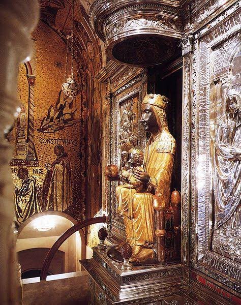 ecclesiadei7's tweet photo. Hoy celebramos a Nuestra Señora de Montserrat, proclamada Patrona de Cataluña por el papa León XIII. https://t.co/zuOfYasFLn