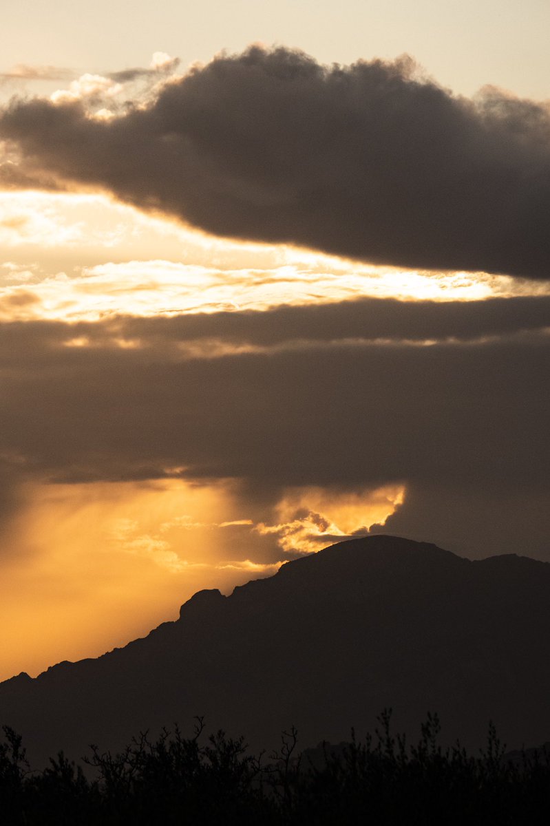 Gulf of Salerno in the distance

#gulf #gulfofsalerno #salerno #salernocity #campania #igersitalia #igers #igerssalerno #igerscampania #mountain #lattari #sunset #sunsetphotography #sunsetlovers #clouds #sunsetclouds #fujifollowme #fujifilmxt100