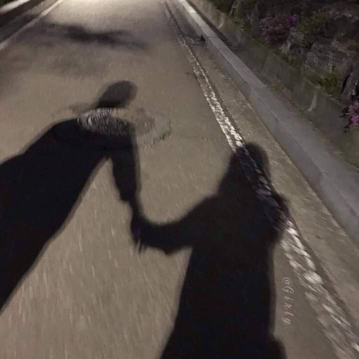 _animetxt's tweet photo. night street walk ft. my favorite person https://t.co/gdnWoRimn8