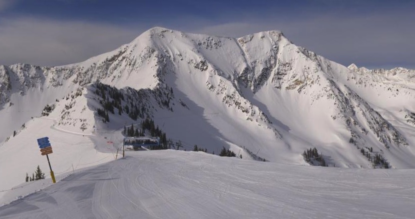 Ski.com tweet media