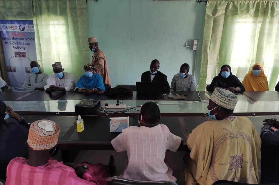 Shiganiger's tweet photo. #Niger
#Bonnegouvernance
#Organisationde_la_société_civile

Le vendredi 23 avril 2021, le #CRVC a tenu son #assemblée #generale à la salle de réunion de #SHIGA. Le #manuel de #procédures et le #plan #stratégique du CRVC ont été validés par l'assemblée.

@USEmbassyNiamey
@FSVCorg https://t.co/IW0xn7JyZn