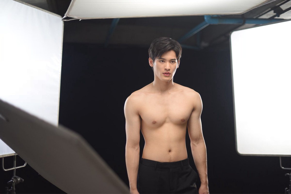 HiMMPhotobook's tweet photo. ตอนนี้แอดกำลังแอบปลื้มน้อง "เก้า" นพเก้าแบบ Crazy สุด ๆ คงจะไม่ผิดถ้าจะมอบตำแหน่ง #สามีแห่งชาติคนใหม่ ให้กับน้อง เพราะแค่เล่นบทจูบแต่ละซีน แอดก็ลมแทบจับแล้ว <3
#TalkwithKAOUP https://t.co/3KMYCMMWsk