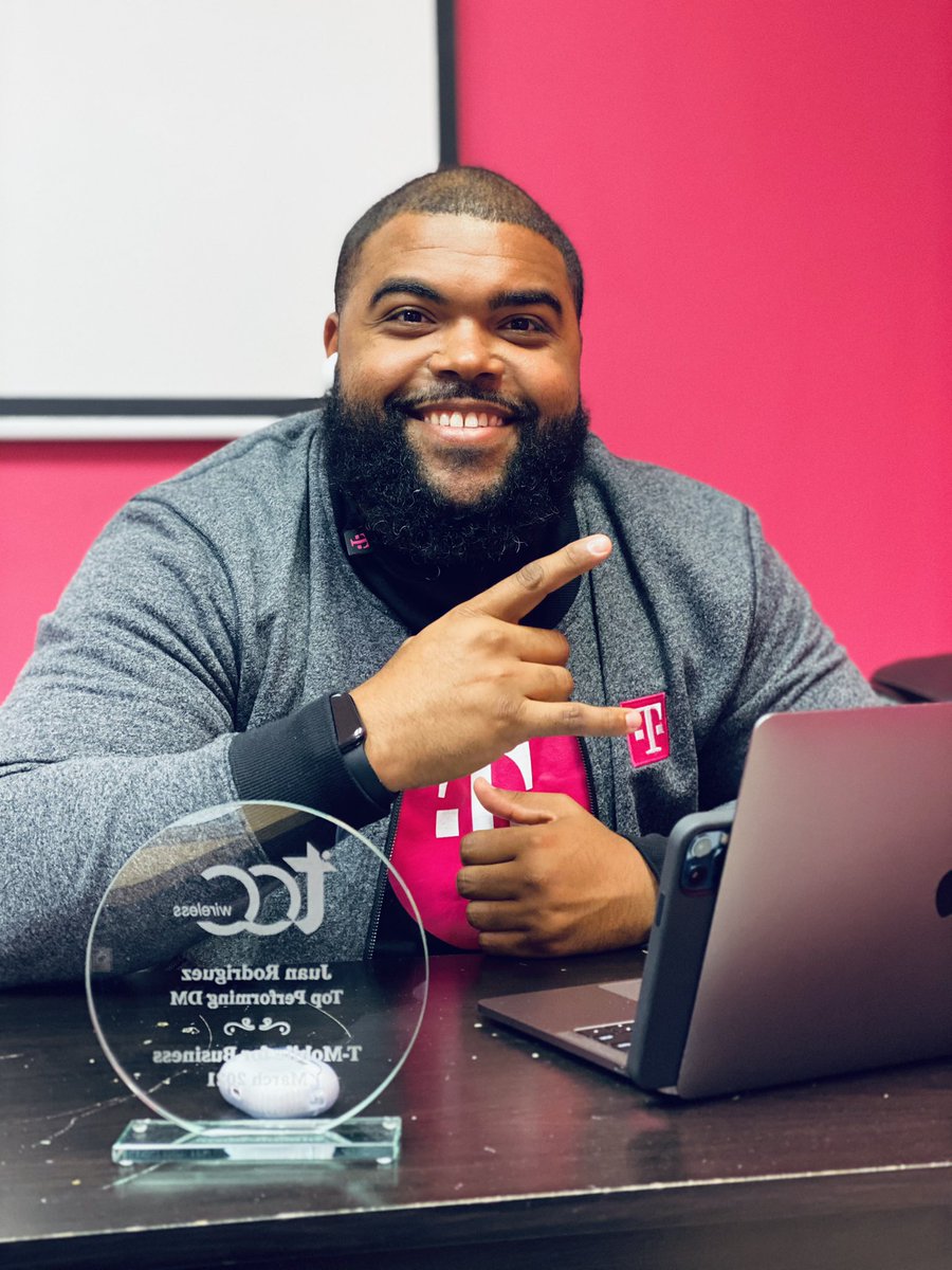 Meet the #1 @TMobile for Business District Manager at @TCCMobile!@JuanLuisRG046 consistent day in and day out taking care of our business clientele! #winning #leadership #business @BrettKennedyTCC @FrankieETCC @dannysoro @Wireless4TCC @iamhectorpena @shellalatulip @jaymaliktcc