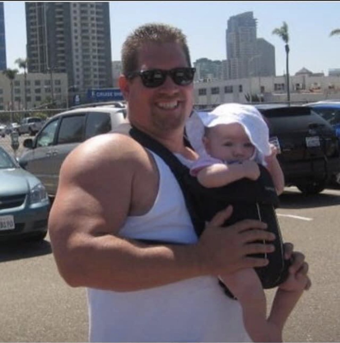 goldenjames82's tweet photo. Stages of life.. Always continue to be better💪. 1. 2011, 2. 2019 3. This morning! At 52, I feel the best that I ever have, nutrition and training are on point! #workethic #fitover52 #Discipline #practicewhatyoupreach https://t.co/av3lz3SAta