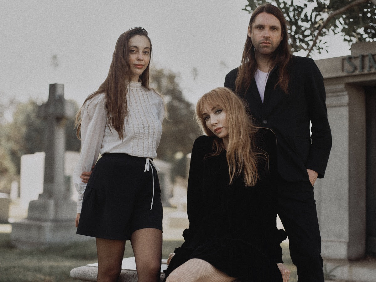 Tashaki Miyaki unveils their mesmerizing single and evocative visuals for “I Feel Fine” dlvr.it/RyYP9w