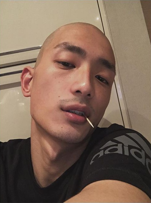 y1onacid's tweet photo. finally back ayy https://t.co/EgGQmbwzir