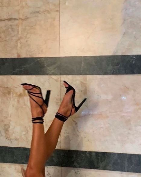 SelectOutfit's tweet photo. Heels 🖤 https://t.co/nxMXwIz7LH