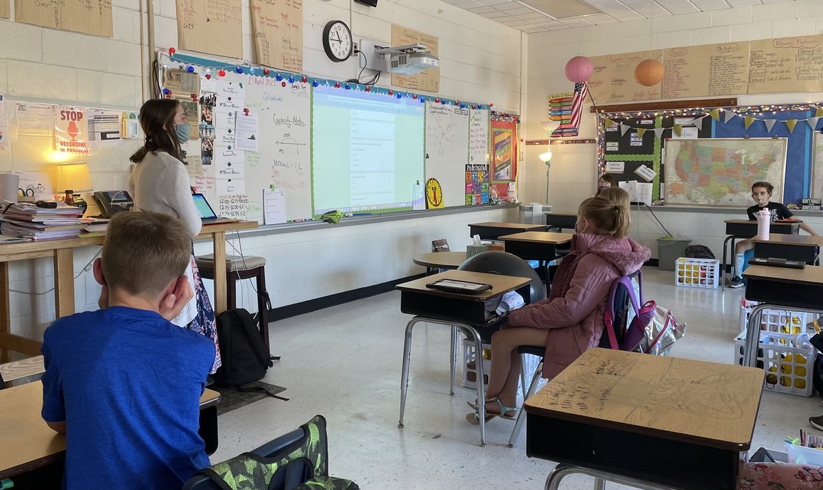 Ferguson_RES's tweet image. It’s that time of year: #seniorprojects! Thank you, @GHSCollier, for sharing @BowersMegann with our #4thgraderocks classes! Amazing presentation! It’s all about #healthylifestyles!  #youbelonghere #resSTRONG