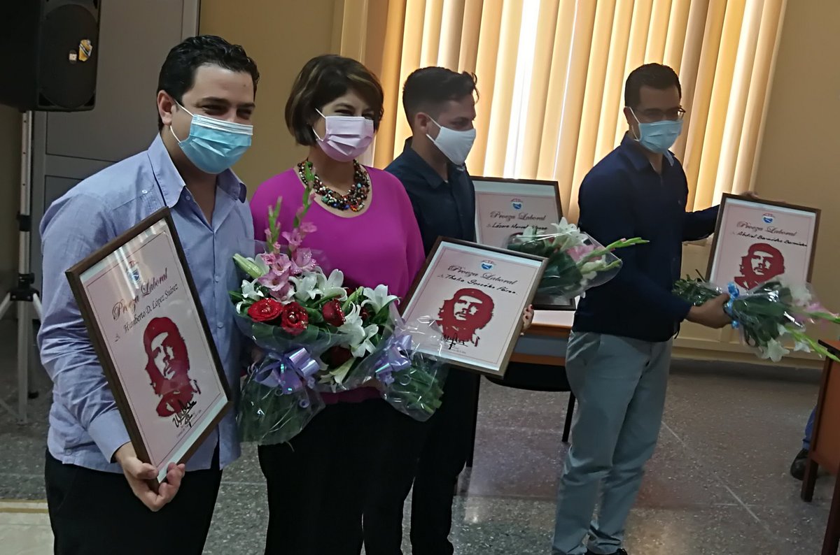 wrr2's tweet photo. .@CubaCentral y su Sindicato Nacional de Trabajadores de la Cultura, reconocen con la Distinción Proeza Laboral a los periodistas del Sistema Informativo @tv_cubana @CanalCaribeCuba Lázaro Manuel Alonso, Talía González, Humberto López y Abdiel Bermúdez. #Felicidades. #CubaViva https://t.co/olbz41FXXX