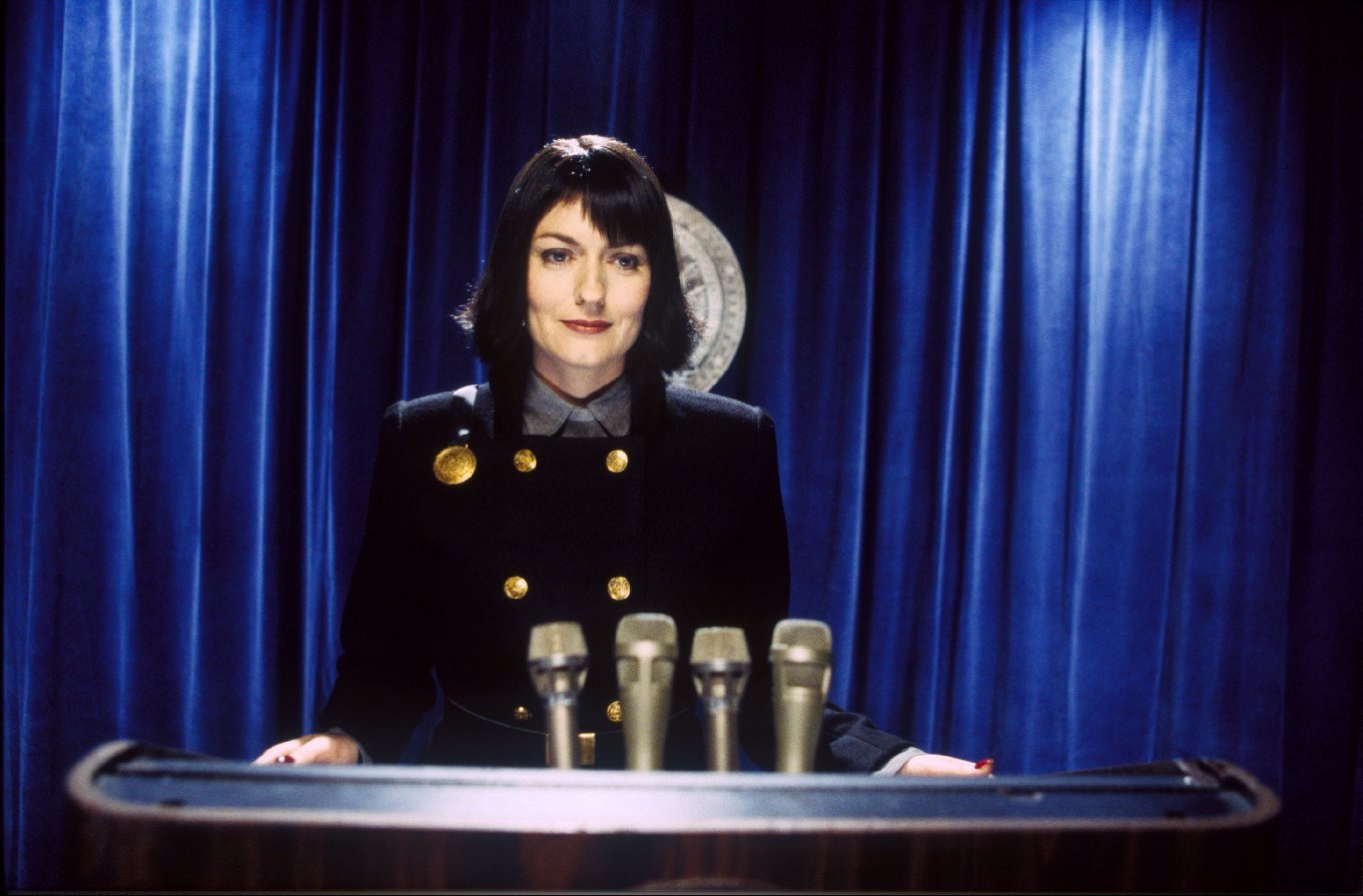 Happy Birthday to Anna Chancellor, who played Questular Rontok. 