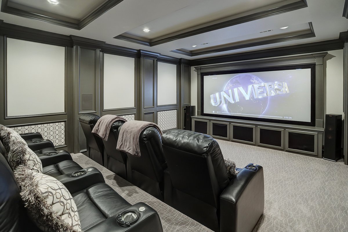 perdomo_compass's tweet photo. Just Listed &amp; Open Sunday!
Nottingham West Recent Construction with Incredible Theatre Room &amp; Pool

14014 Barryknoll Lane
4 bed | 3.5 bath | 4,307SF/seller | $1,295,000
Open Sunday, May 2nd, 2:00 - 4:00 PM

Listed by: Kim Perdomo https://t.co/vIPaCTS2KT