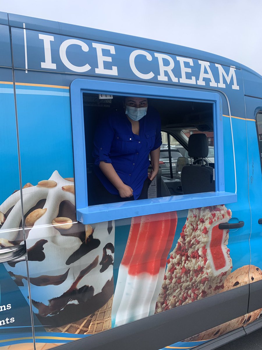 BC_BAIC's tweet photo. Check out free ice cream in front of Maloney Hall #ugbc #icecream #maloneyhall #boston #bostoncollege https://t.co/aNiMBgzVmV