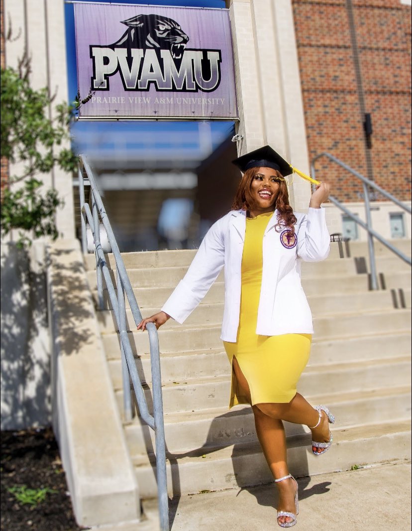AryKaMyah's tweet photo. Commencement ~ 5/15/21 ~ 8:30AM

🩺Future Doctor
✨Cum Laude
✨Honor Roll 17-21
✨B.S. in Chemistry
✨Undergraduate Medical Academy
✨Panther Ambassadors
✨Mentoring Incoming Freshmen
✨PV Cheer 17-18
✨Distinguished Merit Scholar 
 #gradszn #pvamu #blackexcellence
#Classof2021 https://t.co/NjcQyvMhHh