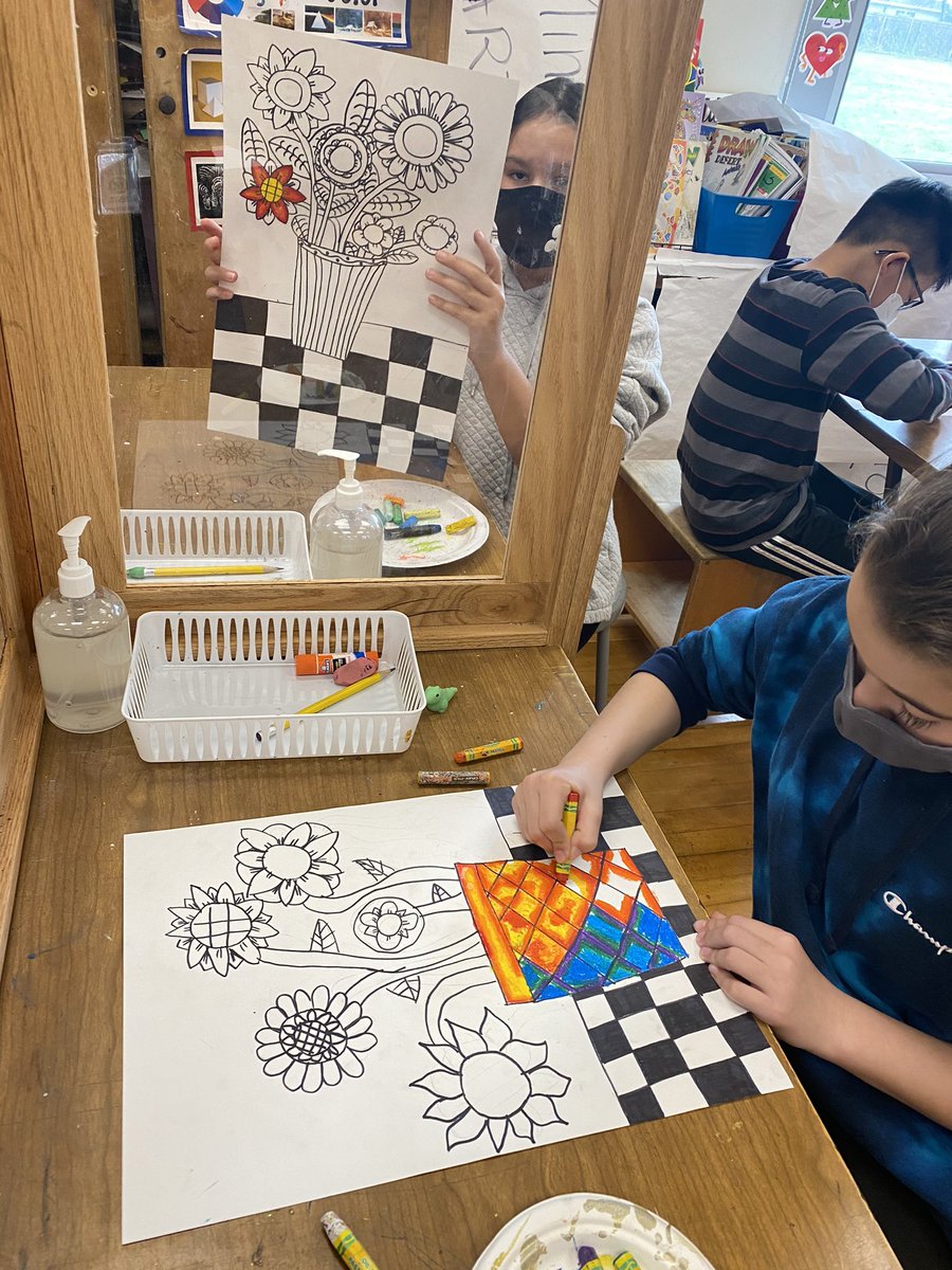 MinutoDanielle's tweet photo. It’s a Terrific Tuesday at Bowling Green Elementary! Brianna is very proud of her Heather Galler inspired art creation. My fifth grade artists are spectacular! @BGreenSchool @EastMeadowArts @emeadowschools https://t.co/ygWn2YdaDi