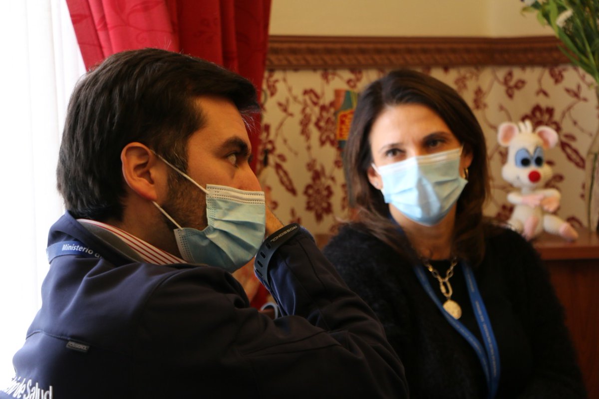 El Jefe de la DIGERA, José Luis Novoa detalló el trabajo realizado “estamos desarrollando un proceso de complejización de camas,  con ello la apertura de 12 camas de rehabilitación respiratoria y músculo esquelética para pacientes que están secuelados por Coronavirus”.