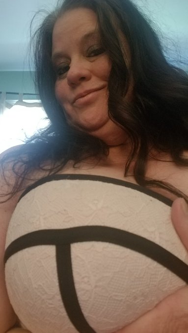 Good morning my lovelies. What day is it? Titty Tuesday? https://t.co/TGxEB81gWQ<a href="/tag/bigbootyproblems"class="tags"><span>#bigbootyproblems</span></a>