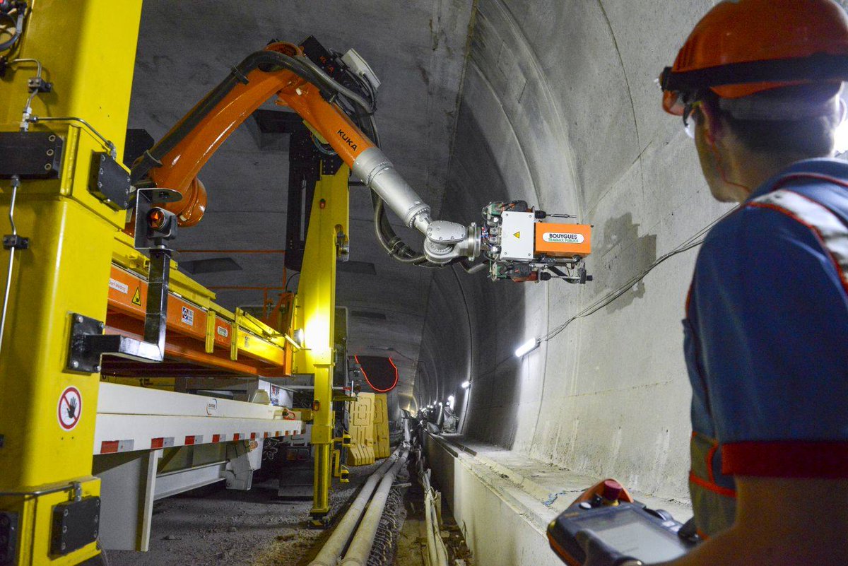 GroupeBouygues's tweet photo. [#Construction 🏗️]

#Accessibilité des machines, #autonomie des #robots, équilibre financier…

L’intérêt de la #robotique est évident mais l'équation reste complexe pour faire d'elle un réel allié des #chantiers v/ @Bouygues_C  ➡️ https://t.co/6dQnbcZQ01

#SharedInnovation https://t.co/GqtLtSoiSx