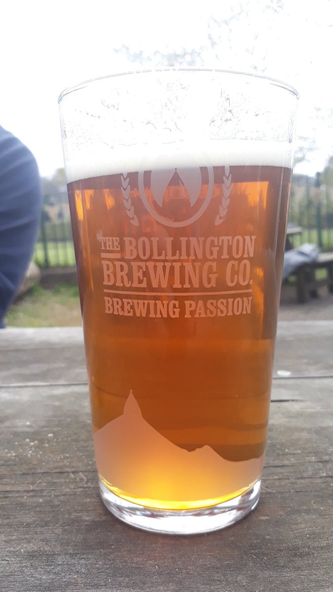 daveratkins's tweet photo. Enjoying a pint of cask @BollyBrewing Bollington Best @ValeInn. #CasIsBack. https://t.co/MI2FshNNlX