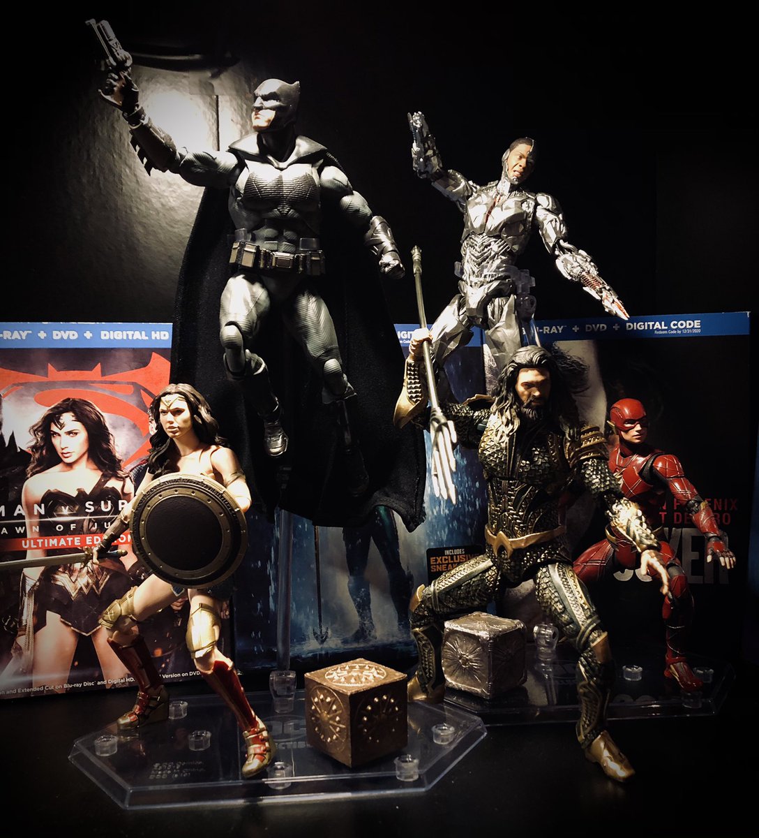 BrandonAReece's tweet photo. Super badass!!! Finally added Cyborg and Aquaman to the other three.
#UniteTheLeague
#figuredisplay #ZackSnydersJusticeLeague #shfiguarts #mafex #figurecollection #figurecollector #Batman #WonderWoman #TheFlash #Cyborg #Aquaman #dccomics #RestoreTheSnyderVerse https://t.co/kb0Su5gfq2