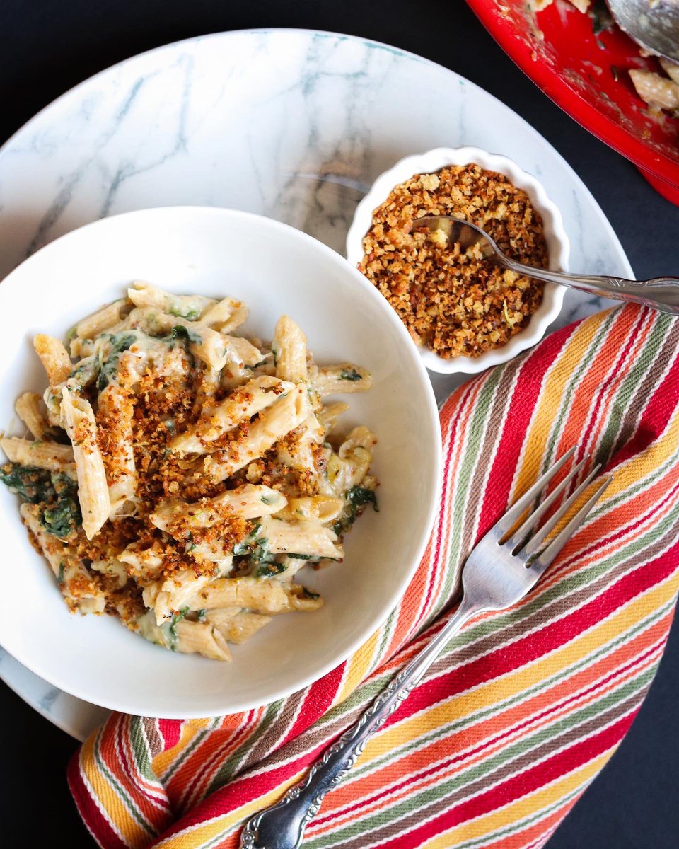 LaBeardedLady's tweet photo. White Bean Mac n’ Cheese with Whole Grain Penne Rigate, Sautéed Spinach, &amp; Rosemary Garlic Toasted Bread Crumbs

RECIPE COMING SOON

@ronzonipasta #macncheese #macaroniandcheese #bulk #bulking #bulkcycle @gustotv https://t.co/hpY2mEomfs