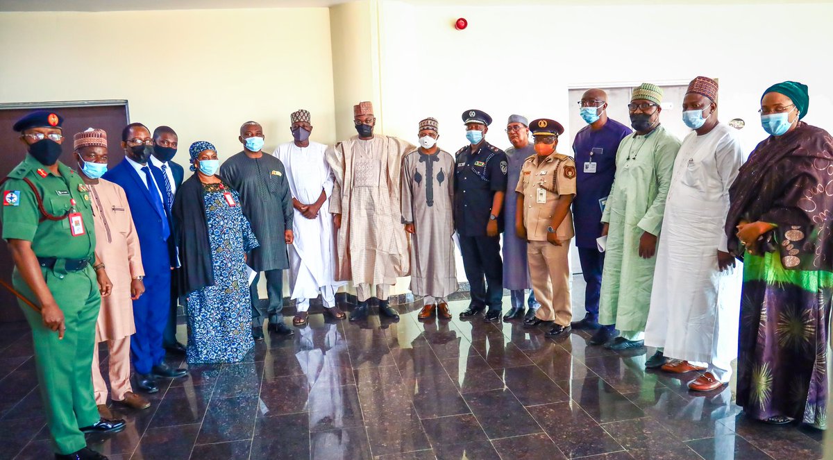 FMCIDENigeria's tweet photo. The Honourable Minister of Communications and Digital Economy, @DrIsaPantami in a group photo with the Governing Board of the @nimc_ng.

The Board was at the Minister's office to appreciate him for the policy reform he brought to the commission.

#DigitalNigeria https://t.co/RhUzfLiOaz