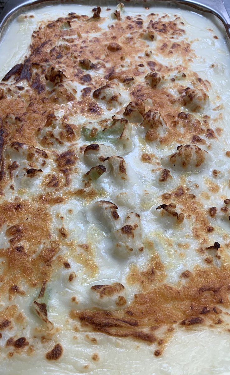 #seasonalveg #cauliflower <a href="/VegPowerUK/">Veg Power</a> <a href="/vegsoc/">Vegetarian Society</a> <a href="/EatSeasonably/">Eat Seasonably</a> #eatseasonably #educate #students #seasonal #vegetables #cauliflowerandapple #curry #cauliflowercheese