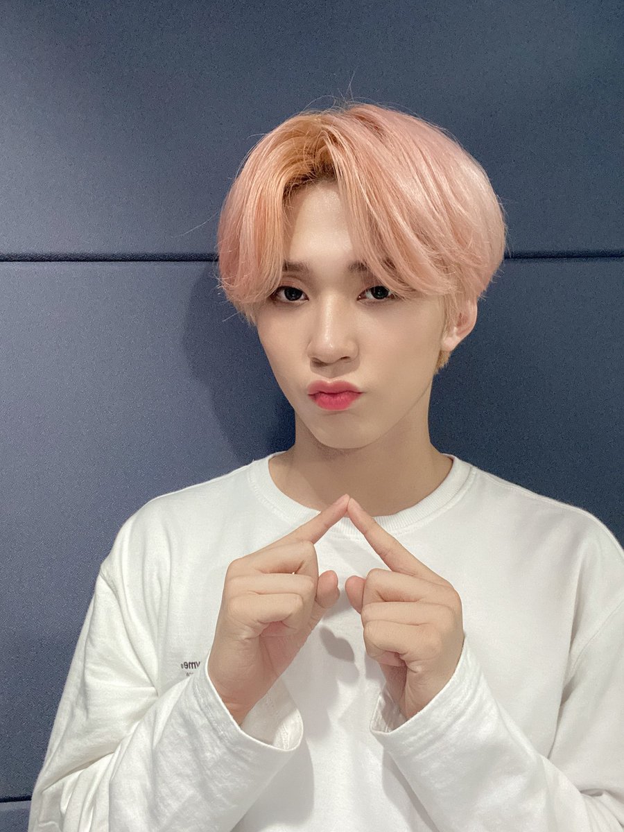 DIA_CRUNCH's tweet photo. 디아나 내일도 화이팅!🥰

#디아나 #디크런치 #찬영 #더쇼 https://t.co/jT6uX56UNd