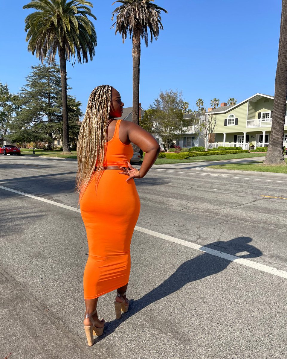 DPassionista's tweet photo. Repeat after me: F R E E
Use code AFTERPAY at checkout to receive a FREE gift & FREE shipping until Sunday 🧡
#ochorios #jamaica #skirtset #skirtsets #orangetwopiece #orangeset #croptops #fashionnovacurve #fashionnova #forever21 #influencers #influencerstyle #beachvib https://t.co/PB09aHqoc6