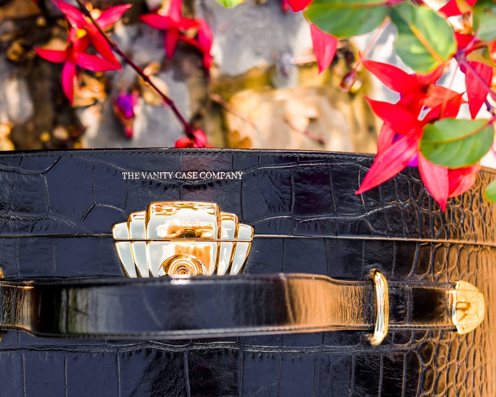 TheVanityCaseCo's tweet photo. For the ultimate classic look, this is our timeless Jet, crocodile effect, soft calf leather Vanity Case from the Iconic range, featuring an eye-catching red silk interior.

#TheVanityCaseCompany #Silk #Iconic #Fashion #LuxuryFashion https://t.co/m1TDZJPpii