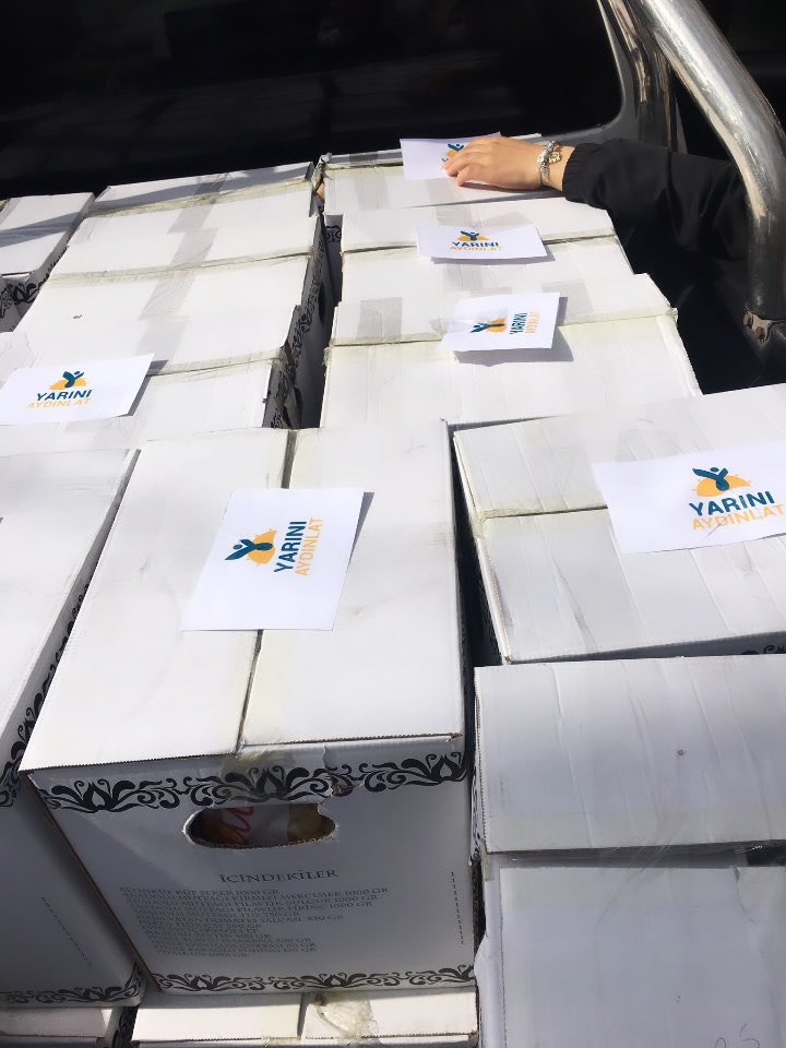 📍AĞRI

“Ekmeğiniz yalnız yiyen, yükünü yalnız taşır.”

@agriyaydinlat ekibimiz Ağrı Merkez’de ihtiyaç sahibi 85 aileye Ramazan kolisi dağıttı ☺️