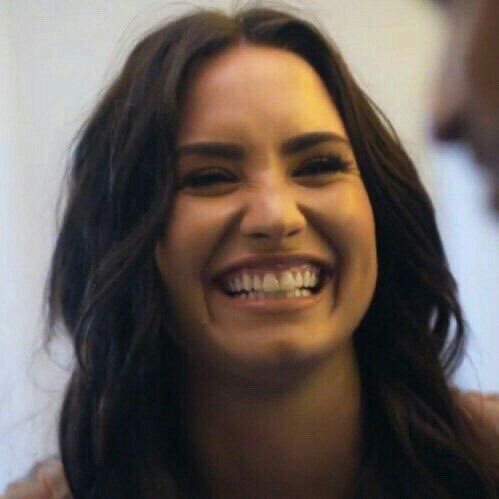 adoreheavens's tweet photo. demi lovato deserves better https://t.co/htcER714fL