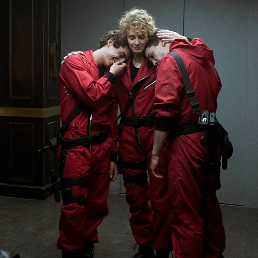 NetflixIndia's tweet photo. Everyone needs a hug now and then… even the Dali Gang 🥺 https://t.co/xBKv0S6WwD