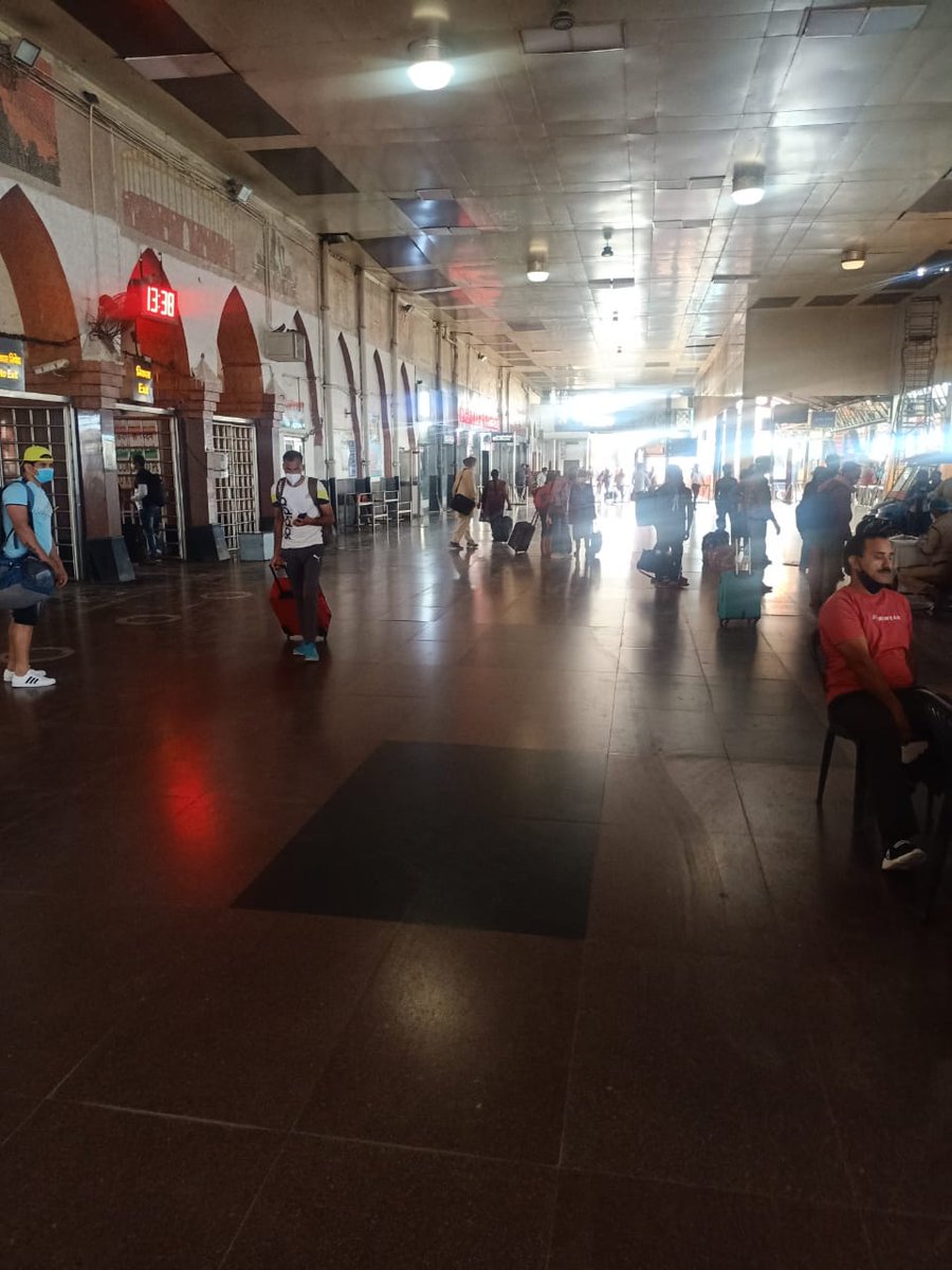 DMCentralDelhi's tweet photo. #Teams deployed by #DM_Central for #monitering of #Covid_Appropriate_Behaviour at verious #transportation #facilities in #central_district.
#ISBT_kashmere_Gate
#Old_Delhi_Railway_Station
#DelhiLockdown
#NightCurfew
@AkritiSagar
@CMODelhi
@MoHFW_INDIA
@MIB_India
@PMOIndia https://t.co/Rk3eKW6I5j