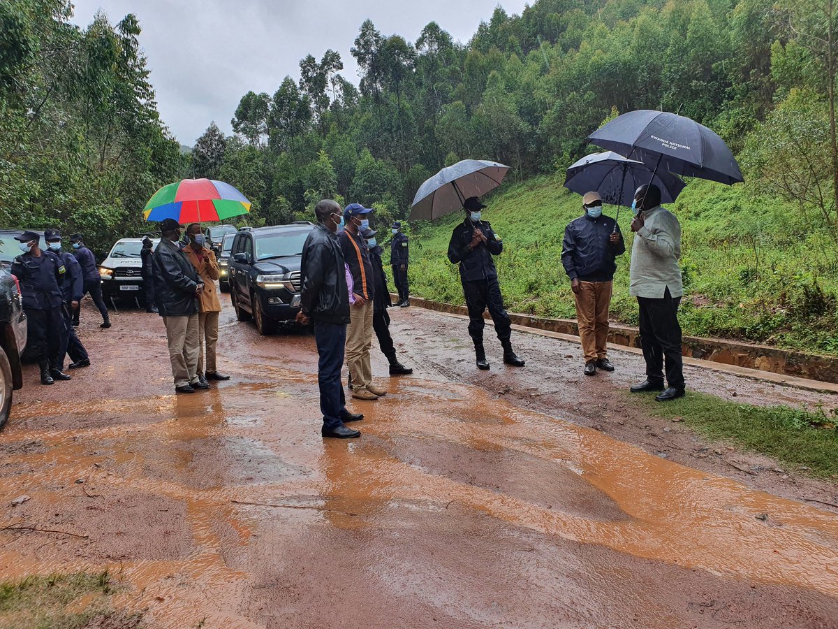 Nyuma yo gusura #MTF minister <a href="/RwandaLocalGov/">Ministry of Local Government | Rwanda</a> Hon. <a href="/gatjmv/">Gatabazi Jean Marie Vianney</a> na #IGP of <a href="/Rwandapolice/">Rwanda National Police</a> bakomereje muri <a href="/NyagatareDistr/">Nyagatare District</a>, aho ku rugabano rwa <a href="/RwandaNorth/">Northern Province/ Rwanda</a> na <a href="/RwandaEast/">𝐄𝐚𝐬𝐭𝐞𝐫𝐧 𝐏𝐫𝐨𝐯𝐢𝐧𝐜𝐞 | 𝐑𝐰𝐚𝐧𝐝𝐚</a> haganirwa kuri security muri iyi zone,hasabwa ko uturere twombi dukomeza ubufatanye <a href="/NyirarugeroD/">Nyirarugero Dancille</a> <a href="/GicumbiDistrict/">Gicumbi District</a>