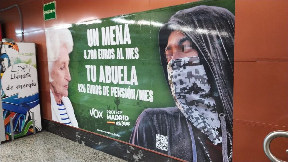 Propaganda electoral de VOX en la estación de Sol. Un cartel con datos manipulados y señalando a un colectivo vulnerable como son los menores extranjeros. Pero las detenciones por delito de odio serán para raperos y para movimientos sociales que denuncian el racismo😡