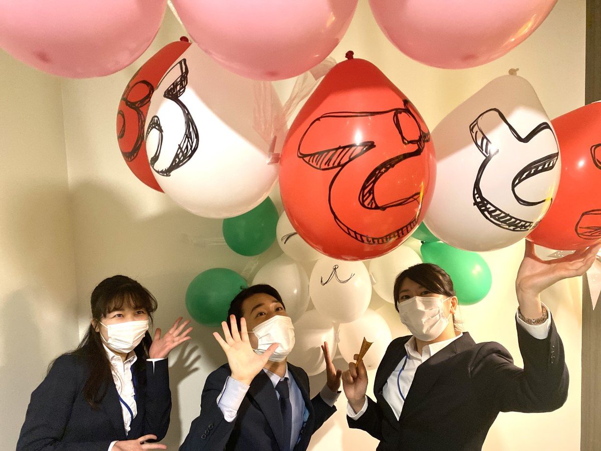 今週土曜は サタふく40周年sp放送です 入社2週間の新入社員が 風船サプライズでmcをお祝い 今回のターゲットは伊藤アナです 21 04 福島テレビ Ftv 福テレ ツイッター情報