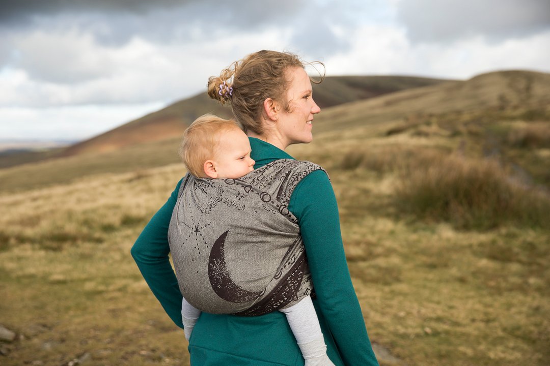 Kat_Shep_Photo's tweet photo. The last installment of my @firespiral #Pendle Collection shoots 😊 we went to #NickOPendle, incredible views &amp; a good start point to walk to the top of Pendle Hill #ProductPhotography #ISpiFispi #Babywearing #CarryThem  #PendleWitches #PendleHill  #Lancashire #Darwen #Blackburn https://t.co/7DdlfCmPAs