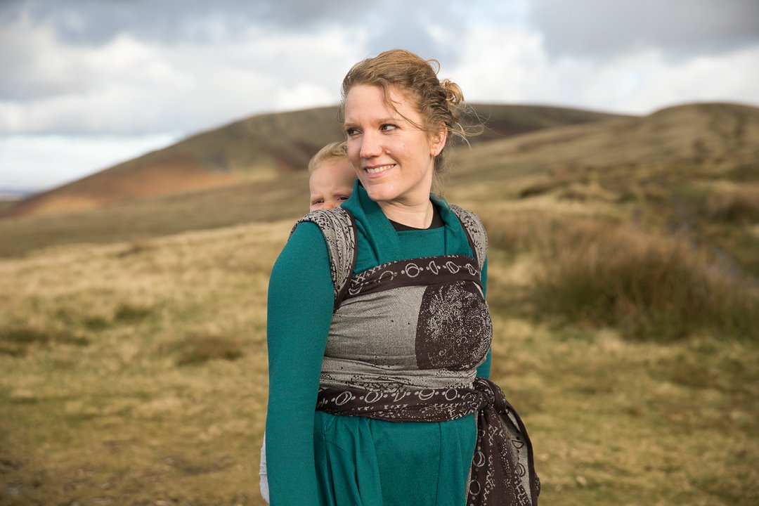 Kat_Shep_Photo's tweet photo. The last installment of my @firespiral #Pendle Collection shoots 😊 we went to #NickOPendle, incredible views &amp; a good start point to walk to the top of Pendle Hill #ProductPhotography #ISpiFispi #Babywearing #CarryThem  #PendleWitches #PendleHill  #Lancashire #Darwen #Blackburn https://t.co/7DdlfCmPAs