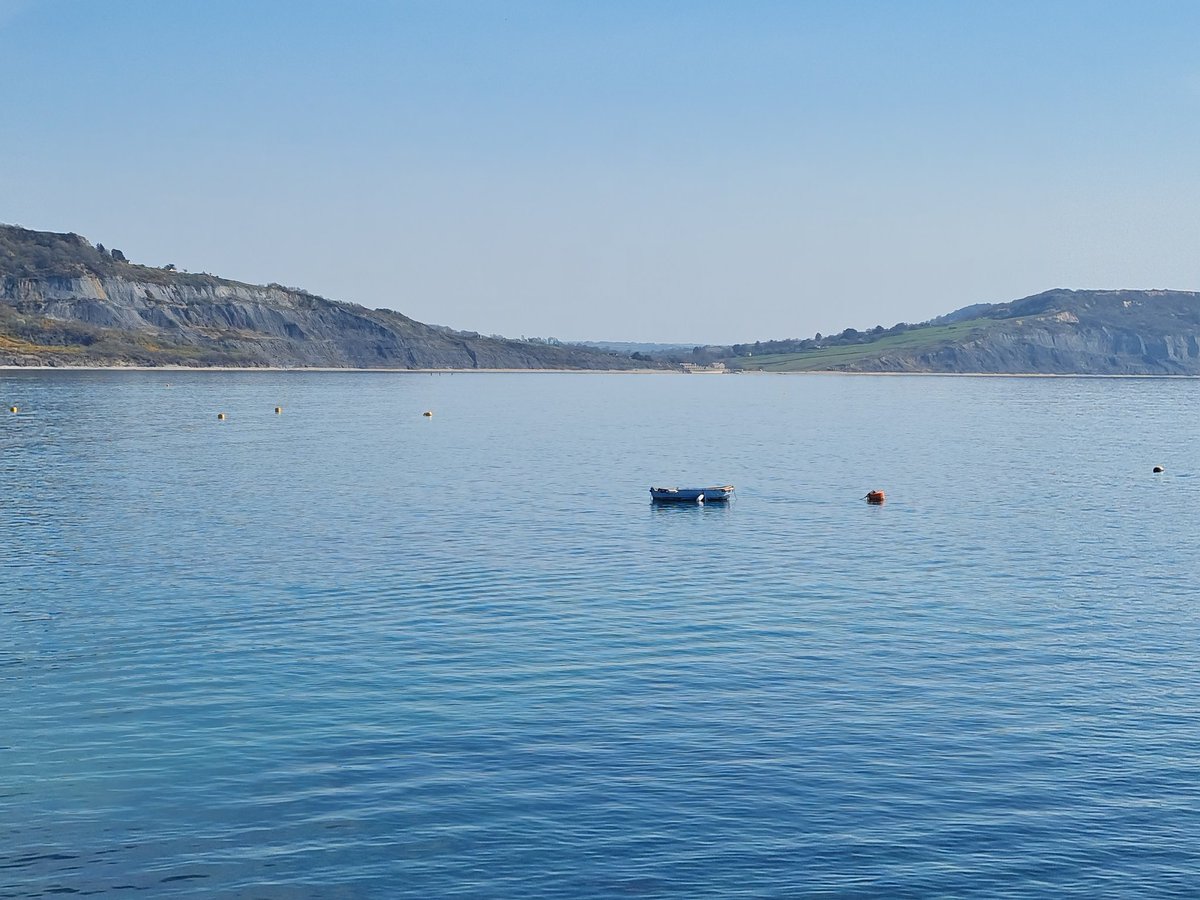 annockh's tweet image. #presentview from the cob Lyme Regis