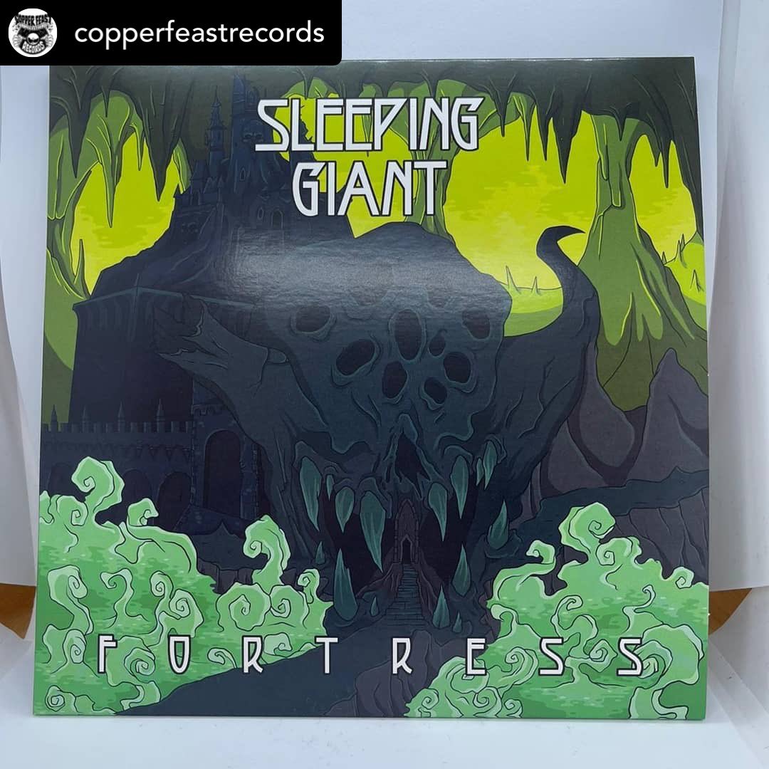 sleepinggiantau's tweet photo. 7” split has arrived! Shipping shortly. https://t.co/7eCdQLFT98
