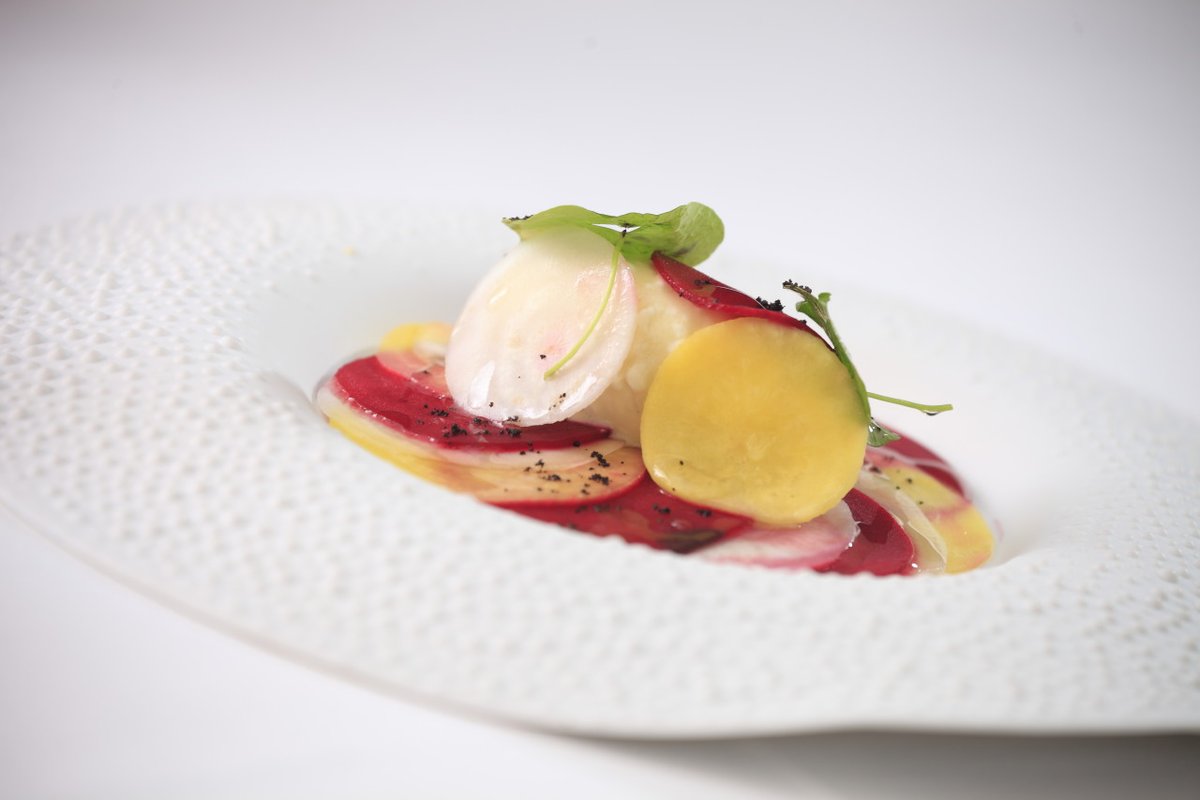 ExperienceOxBiz's tweet image. Looking for a caterer or a location for your event? With an extensive and impressive portfolio of weddings, corporate events and private dining experience, @OFDltd  will offer impeccable service and food for your next event! ➡ bit.ly/2rW1eEE

#PartnerUP #Oxfordshire