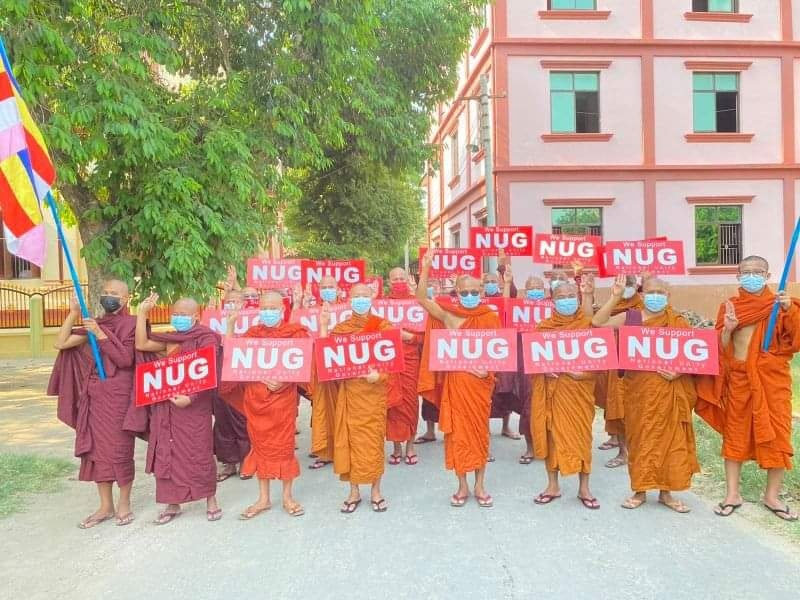 spring21MM's tweet photo. In #Mandalay, on April 20, the Sangha Union held a public prayer rally to help the people get rid of all their sufferings, to make federal democracy a success, and for a quick peace in Myanmar.
#Apr20Coup
#WhatsHappeningInMyanmar https://t.co/IrXC2m29gz