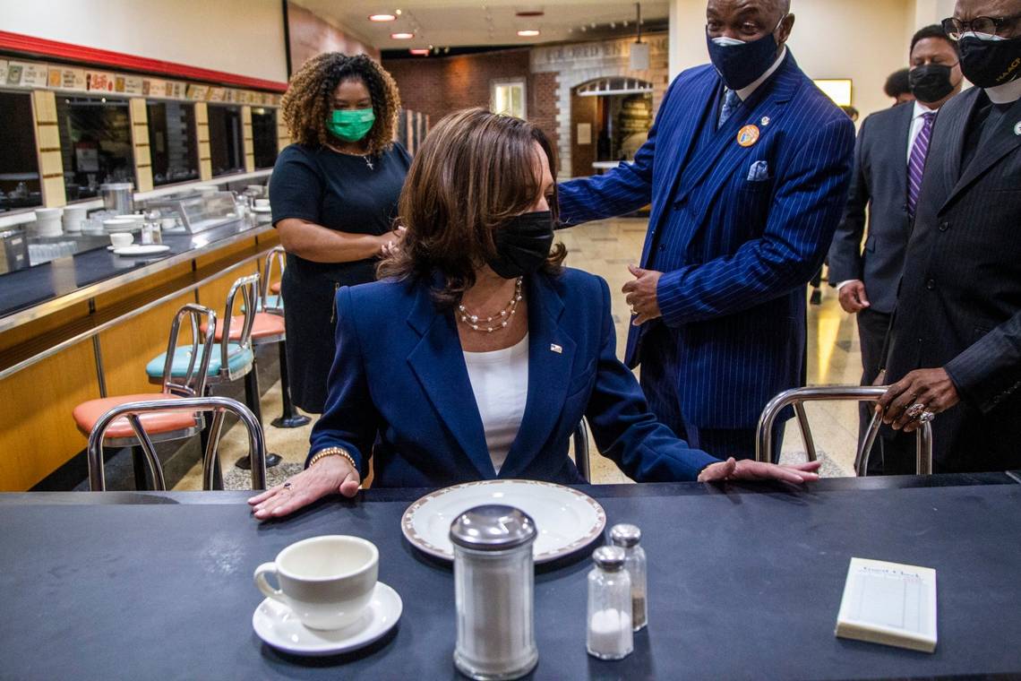Yesterday <a href="/VP/">Vice President JD Vance</a> sat at the Woolworth lunch counter. 
POC in #NorthCarolina are still discriminated for their natural hair 61 yrs later

Let's make North Carolina #10 to #PassTheCROWN 👑

<a href="/RepSarahStevens/">Rep. Sarah Stevens</a> @RepKandieSmith <a href="/NatalieforNC/">Senator Natalie Murdock</a> <a href="/NC_Governor/">Governor Josh Stein</a> <a href="/thecrownact/">The CROWN Act</a> <a href="/Dove/">Dove</a> <a href="/dawnbvaughan/">Dawn B. Vaughan</a>