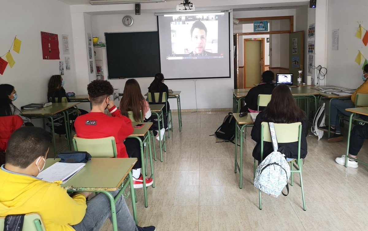 ColegioHerma's tweet photo. ➡️Hoy encuentro con @explorernacho. Varias #cooperativas de enseñanaza trabajando juntas. 😁 #sinergiascooperativas 

@CESSamaniego1 @CiprianoGalea  @CSA_FuenteAlamo @ucoerm @ucomur @japedreno

¡Gracias @JuanPatricio_PG! https://t.co/IKf1gOaend