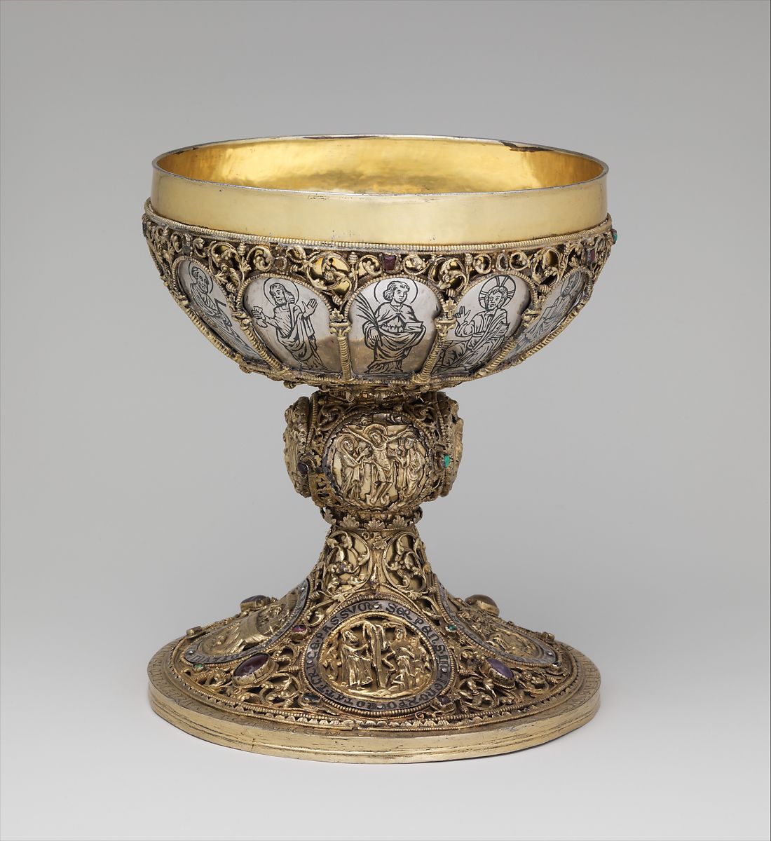 12/ The Venetians were honoured & assigned 1000 gold ducats to purchase gifts that ‘duly represented the Republic’ in return. An especially precious chalice was taken out of the Sanctuary of St. Mark to be shipped. The Venetian Senate also ruled that Anthonius was allowed ...