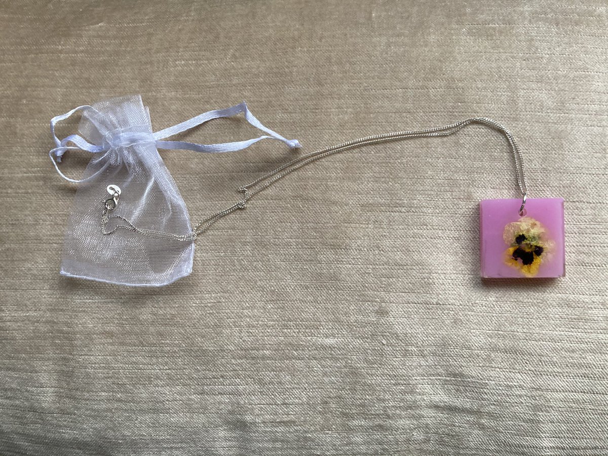 Here’s my new ‘Viola In The Pink’ Resin Pendant with Sterling Silver Link/Chain etsy.me/3eiwcL3 #etsy #elevenseshour #craftbizparty #womaninbiz