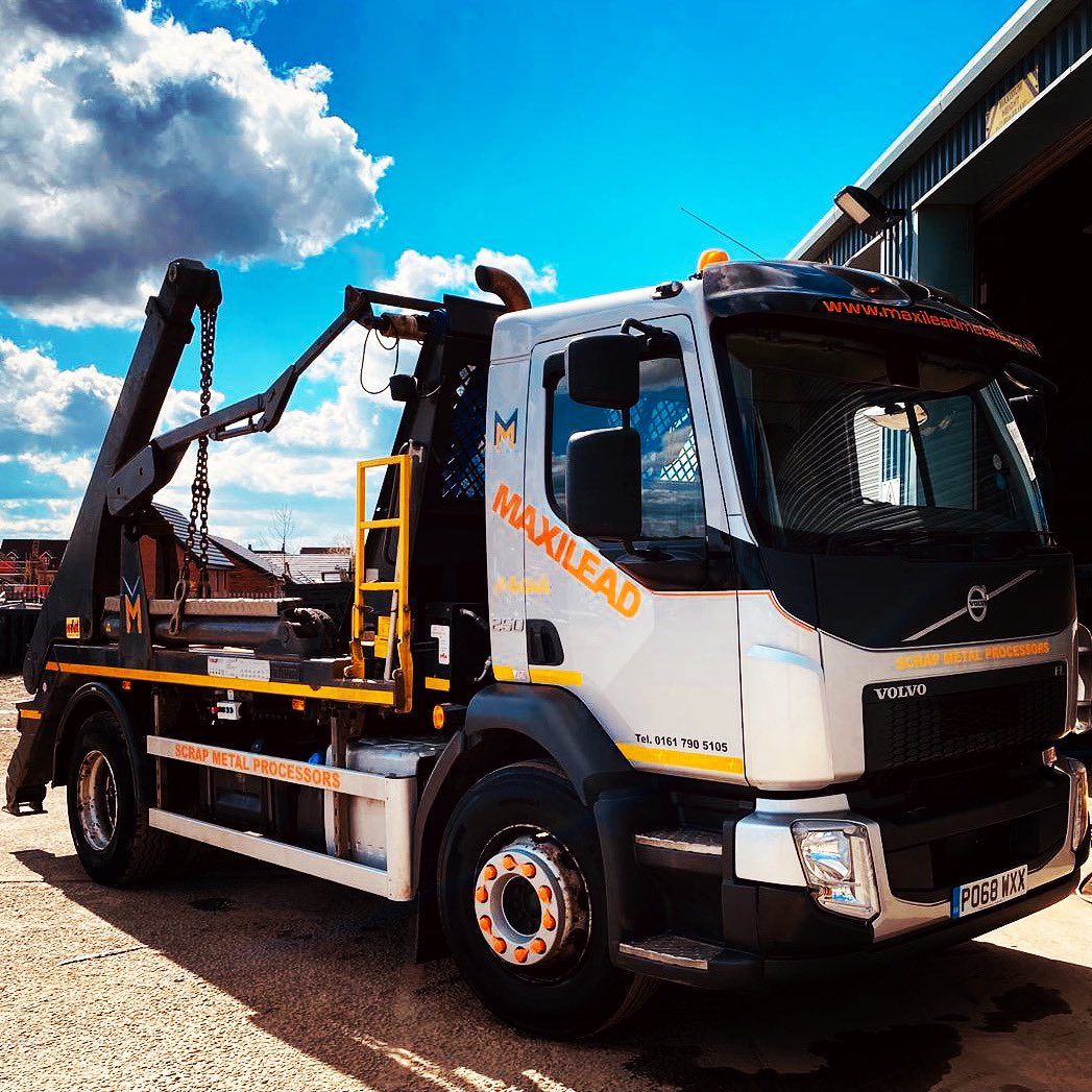 Do you need a skip delivering to your business premises or site? Give us a call on 0161 790 5105 to discuss your requirements! ☎️ #scrapmetalrecycling ♻️