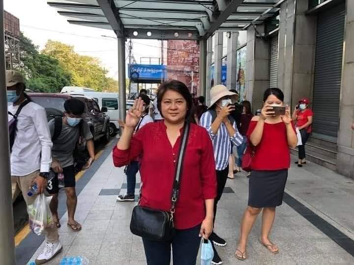 Senior Actress Myo Thandar Tun was illegally abducted by Military Junta (SAC) from Ygn Intl Airport yesterday. Junta issued arrest warrants to people who took part in elections campaign flims for NLD in 2020 and she is one of them #WhatsHappeningInMyanmar #ReleaseTheDetainees