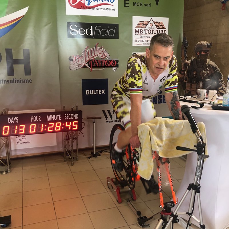 HenriWeill's tweet photo. Pascal Pich, sous-officier légionnaire du #GRLE, a déjà parcouru 6 000 km sur son vélo statique. Son défi : parcourir d'ici le 30 avril, la distance qui sépare le Fort de Nogent (94) où il se trouve de #Camerone au Mexique.
Soit 18 000 km...
https://t.co/HPXwTZmuBM
@axelmat https://t.co/XnVM9v8QS8